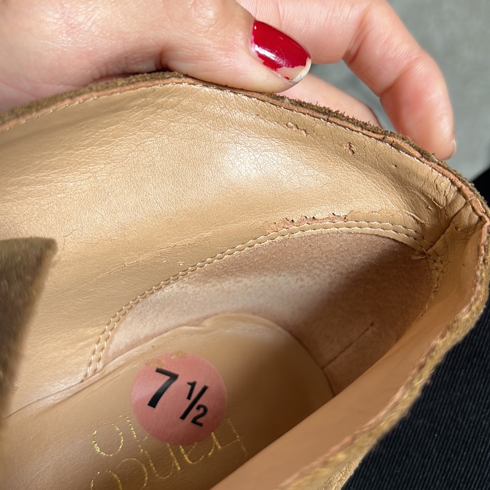 Cute booties 🤎💛 - Picture 12 of 16